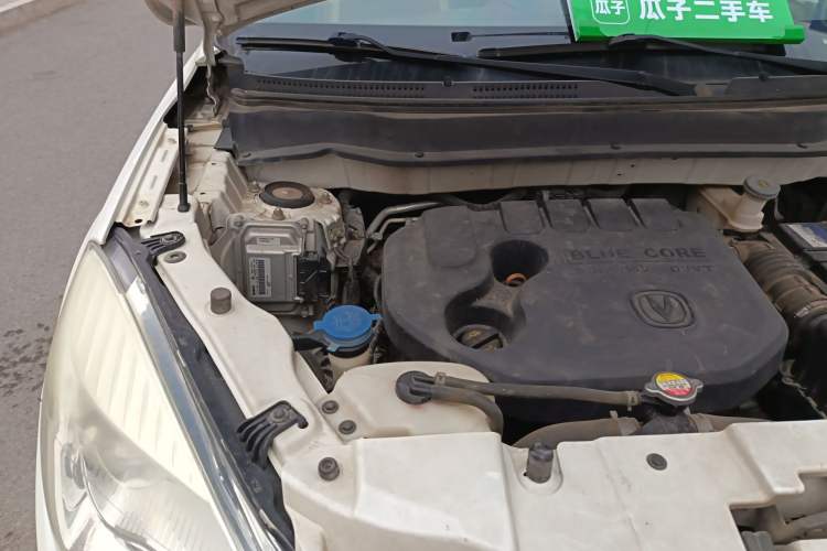 Used CHANGAN CS35 2014 1.6L Automatic Luxury Model China IV Standard Engine Bay Right