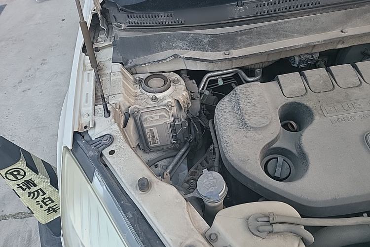 Used CHANGAN CS35 2014 1.6L Manual Luxury Model China IV Standard Engine Bay Right