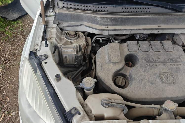 Used CHANGAN CS35 2014 1.6L Manual Luxury Model China IV Standard Engine Bay Right