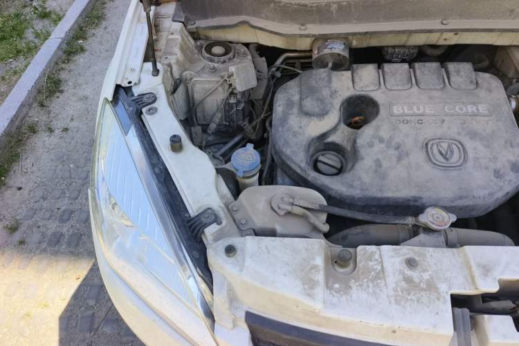 Used CHANGAN CS35 2014 1.6L Manual Luxury Model China IV Standard Engine Bay Right