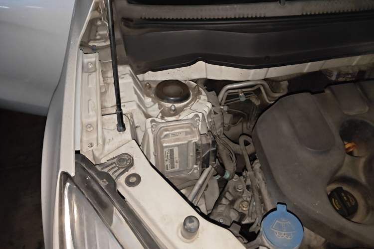 Used CHANGAN CS35 2014 1.6L Automatic Luxury Model China IV Standard Engine Bay Right