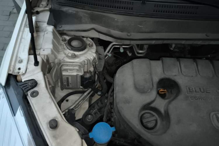 Used CHANGAN CS35 2014 1.6L Automatic Luxury Model China IV Standard Engine Bay Right