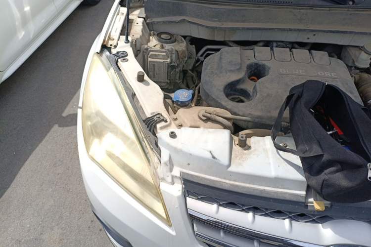 Used CHANGAN CS35 2014 1.6L Manual Luxury Model China IV Standard Engine Bay Right