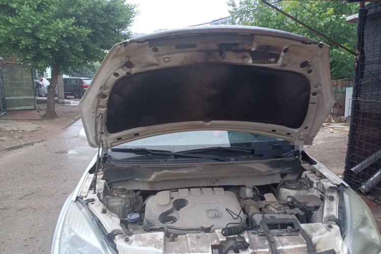 Used CHANGAN CS35 2014 1.6L Manual Luxury Model China IV Standard Engine Bay