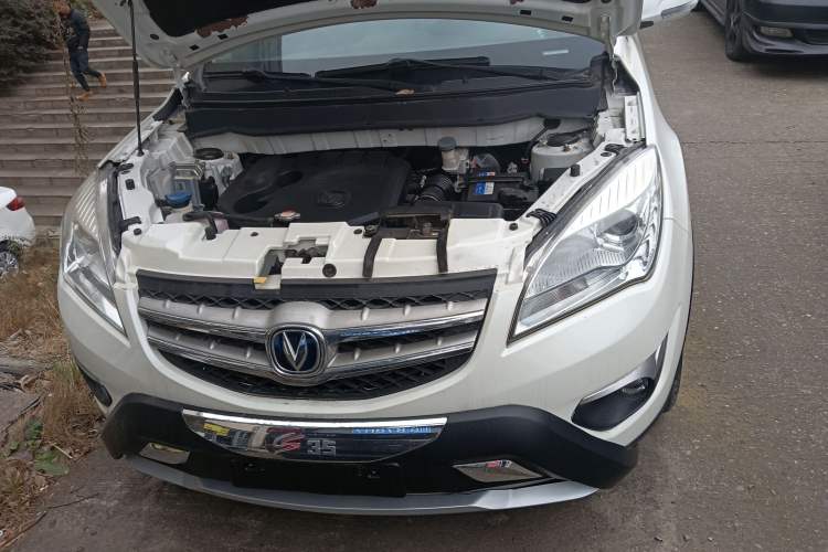 Used CHANGAN CS35 2014 1.6L Automatic Luxury Model China IV Standard Engine Bay