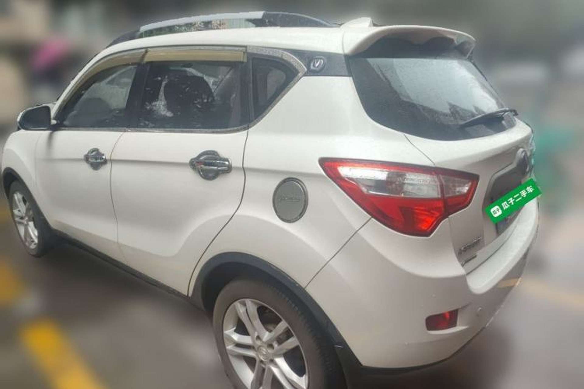 Used CHANGAN CS35 2014 1.6L Manual Luxury Model China IV Standard Exterior 3