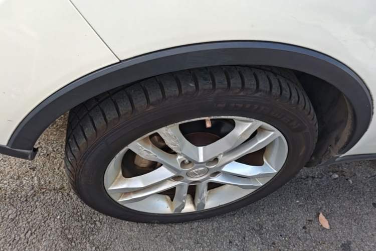 Used CHANGAN CS35 2014 1.6L Manual Luxury Model China IV Standard Exterior 4