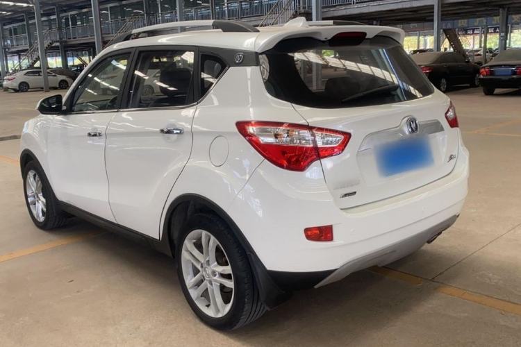 Used CHANGAN CS35 2014 1.6L Automatic Luxury Navigation Model China IV Standard Exterior 5