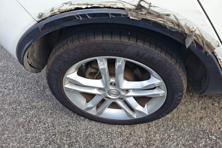 Used CHANGAN CS35 2014 1.6L Manual Luxury Model China IV Standard Exterior 5