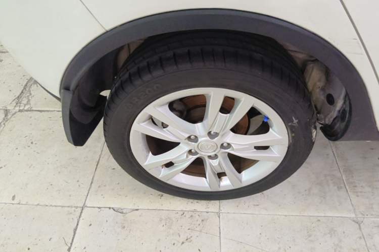 Used CHANGAN CS35 2014 1.6L Automatic Luxury Model China IV Standard Exterior 5