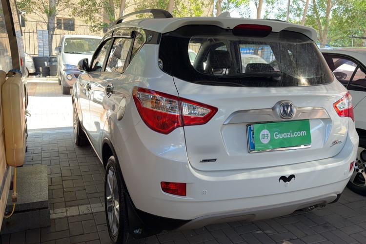 Used CHANGAN CS35 2014 1.6L Manual Luxury Model China IV Standard Exterior 8