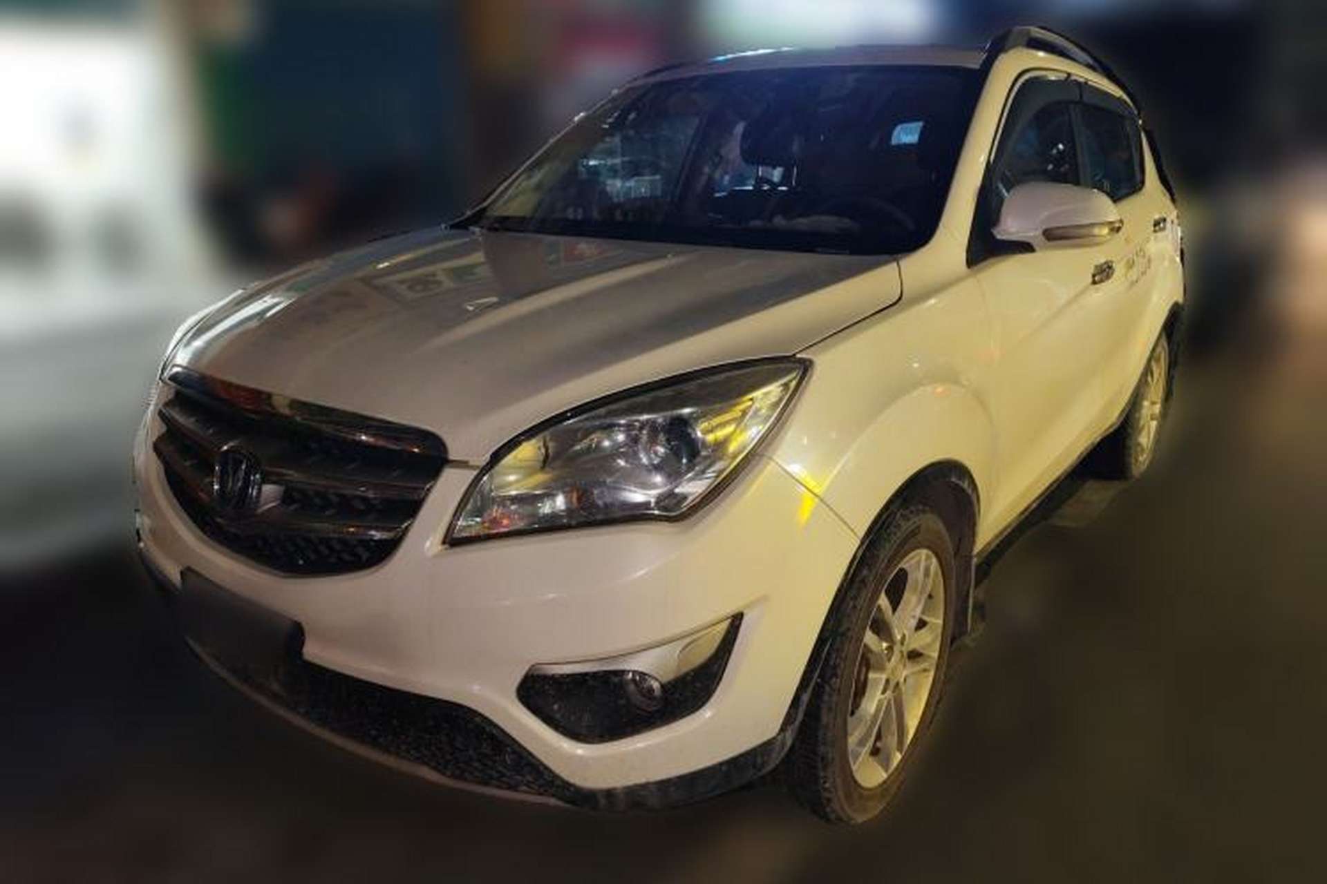 Used CHANGAN CS35 2014 1.6L Manual Luxury Model China IV Standard Front Left 45 Deg