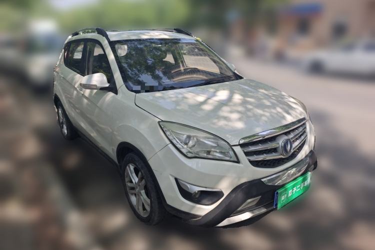 Used CHANGAN CS35 2014 1.6L Manual Luxury Model China IV Standard Front Right 45 Deg
