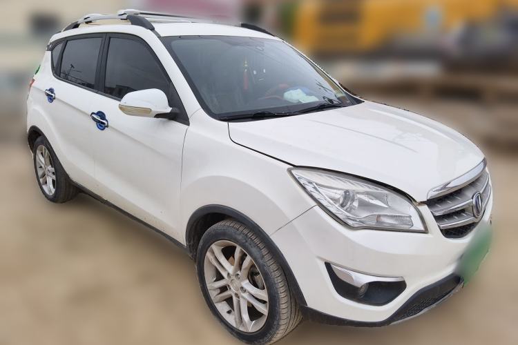 Used CHANGAN CS35 2014 1.6L Manual Luxury Model China IV Standard Front Right 45 Deg