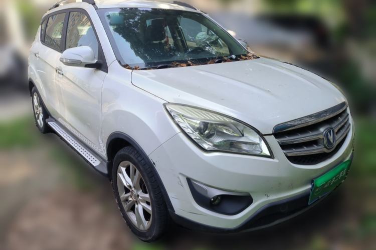 Used CHANGAN CS35 2014 1.6L Automatic Luxury Model China IV Standard Front Right 45 Deg