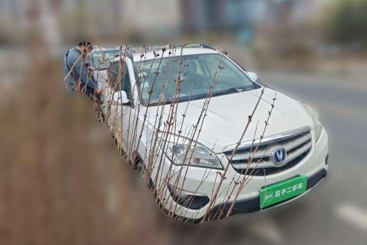 Used CHANGAN CS35 2014 1.6L Manual Luxury Model China V Standard Front Right 45 Deg