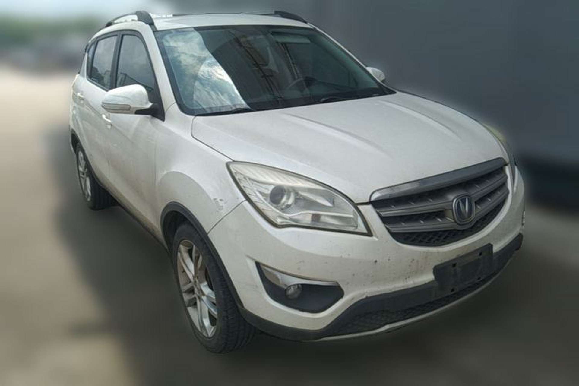 Used CHANGAN CS35 2014 1.6L Manual Luxury Navigation Model China IV Standard Front Right 45 Deg
