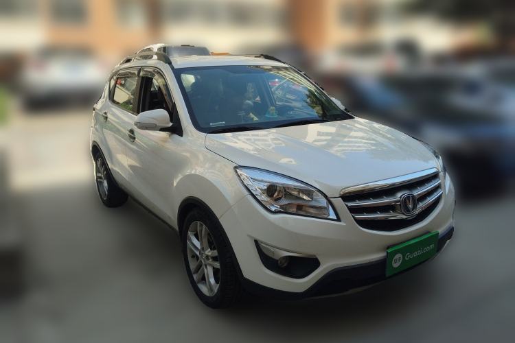 Used CHANGAN CS35 2014 1.6L Manual Luxury Model China IV Standard Front Right 45 Deg