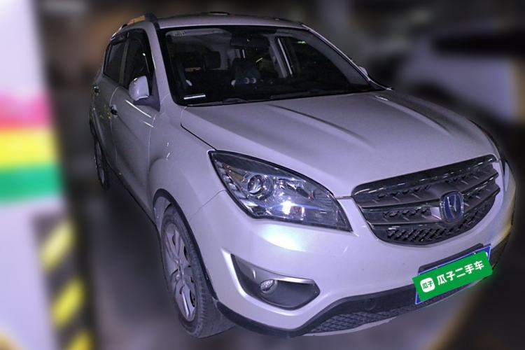 Used CHANGAN CS35 2014 1.6L Automatic Luxury Model China IV Standard Front Right 45 Deg