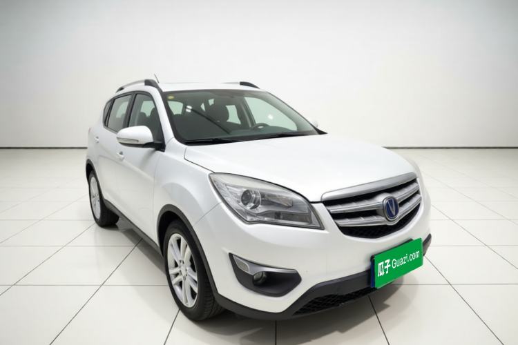 Used CHANGAN CS35 2014 1.6L Manual Luxury Model China IV Standard Front Right 45 Deg