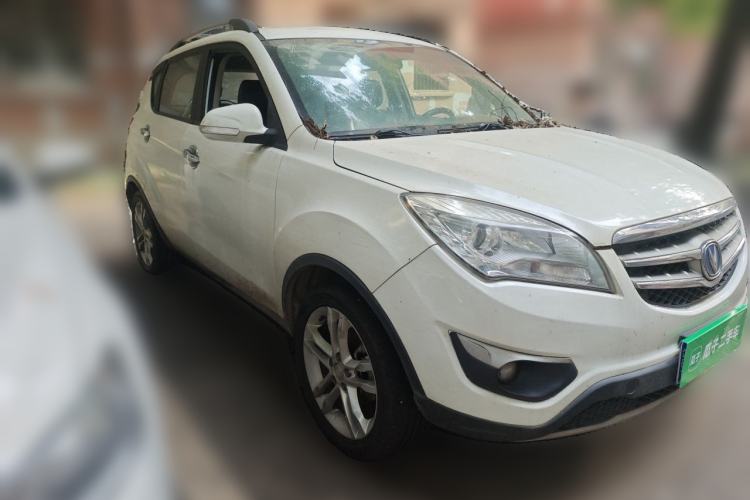 Used CHANGAN CS35 2014 1.6L Manual Luxury Model China IV Standard Front Right 45 Deg