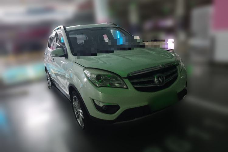 Used CHANGAN CS35 2014 1.6L Manual Luxury Model China IV Standard Front Right 45 Deg
