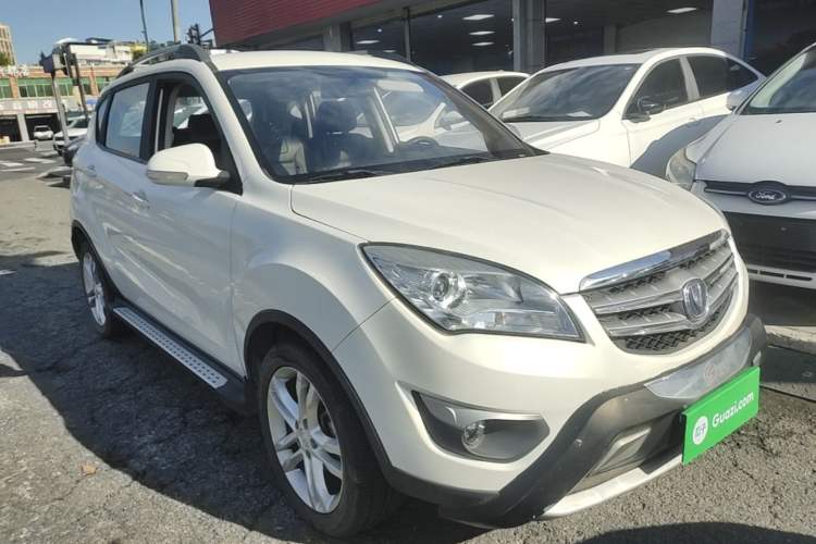 Used CHANGAN CS35 2014 1.6L Manual Luxury Model China IV Standard Front Right 45 Deg