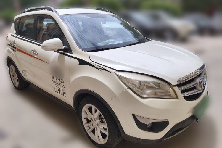Used CHANGAN CS35 2014 1.6L Automatic Luxury Model China IV Standard Front Right 45 Deg
