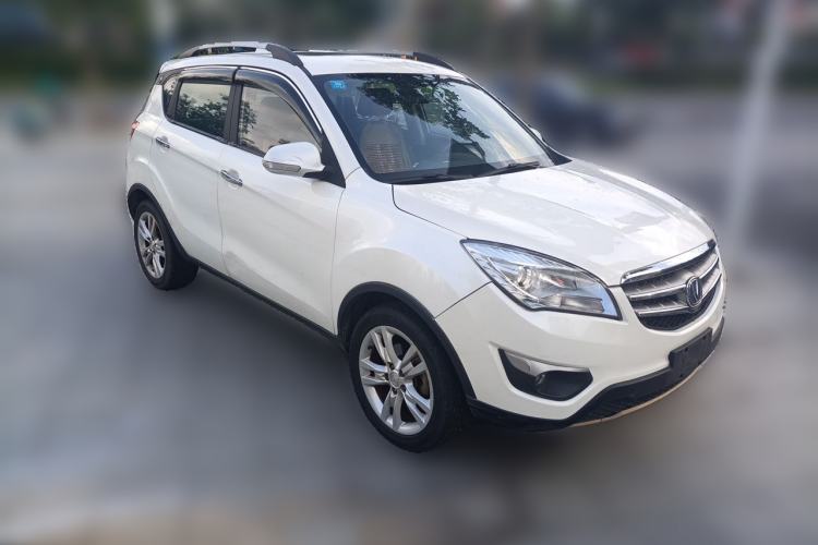Used CHANGAN CS35 2014 1.6L Automatic Luxury Model China IV Standard Front Right 45 Deg