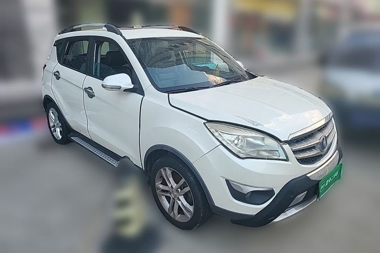 Used CHANGAN CS35 2014 1.6L Manual Luxury Model China IV Standard Front Right 45 Deg