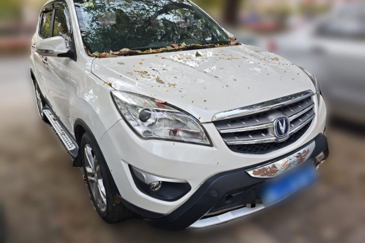 Used CHANGAN CS35 2014 1.6L Manual Luxury Model China IV Standard Front Right 45 Deg