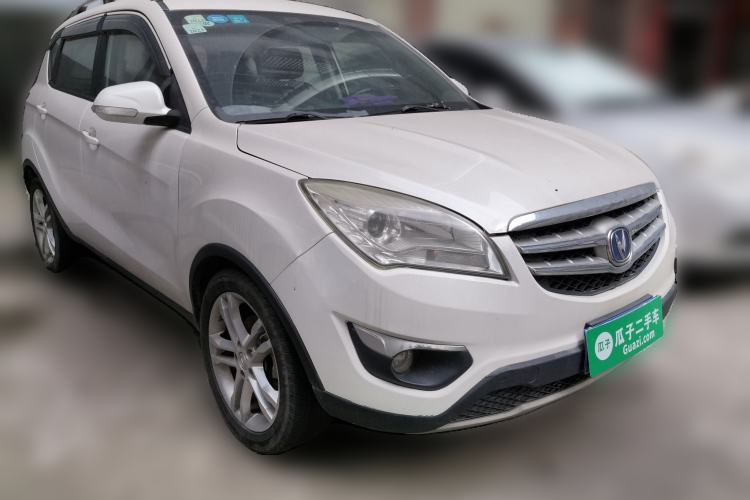 Used CHANGAN CS35 2014 1.6L Manual Luxury Model China IV Standard Front Right 45 Deg