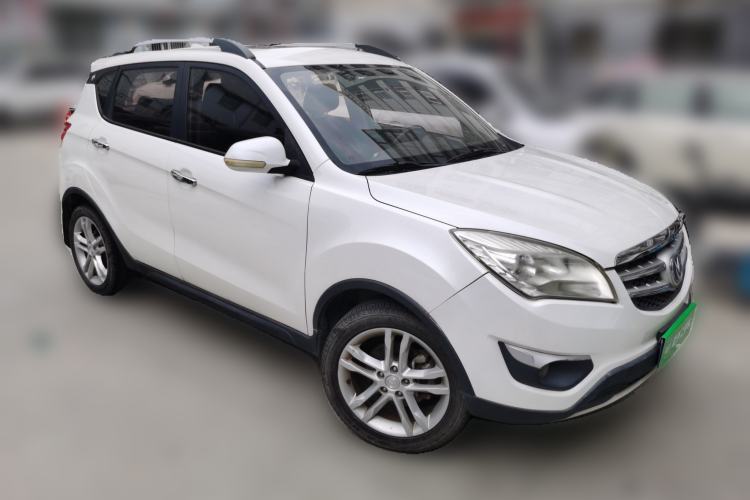 Used CHANGAN CS35 2014 1.6L Manual Luxury Model China V Standard Front Right 45 Deg