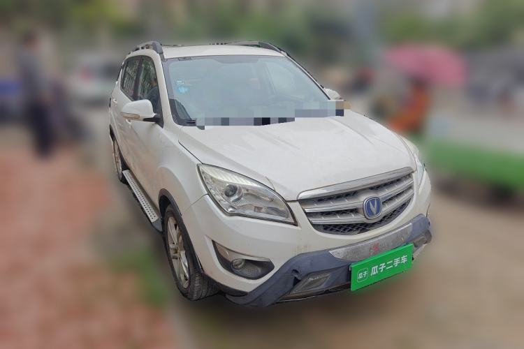 Used CHANGAN CS35 2014 1.6L Manual Luxury Model China IV Standard Front Right 45 Deg