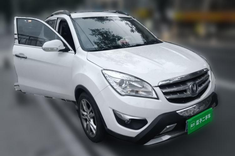 Used CHANGAN CS35 2014 1.6L Automatic Luxury Model China IV Standard Front Right 45 Deg