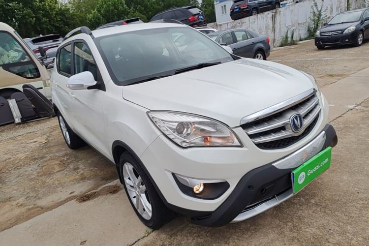 Used CHANGAN CS35 2014 1.6L Manual Luxury Model China IV Standard Front Right 45 Deg