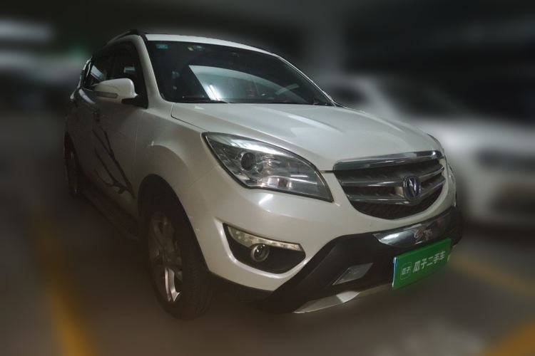 Used CHANGAN CS35 2014 1.6L Manual Luxury Model China IV Standard Front Right 45 Deg