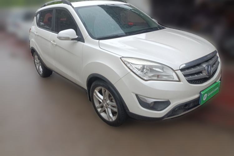 Used CHANGAN CS35 2014 1.6L Manual Luxury Model China IV Standard Front Right 45 Deg