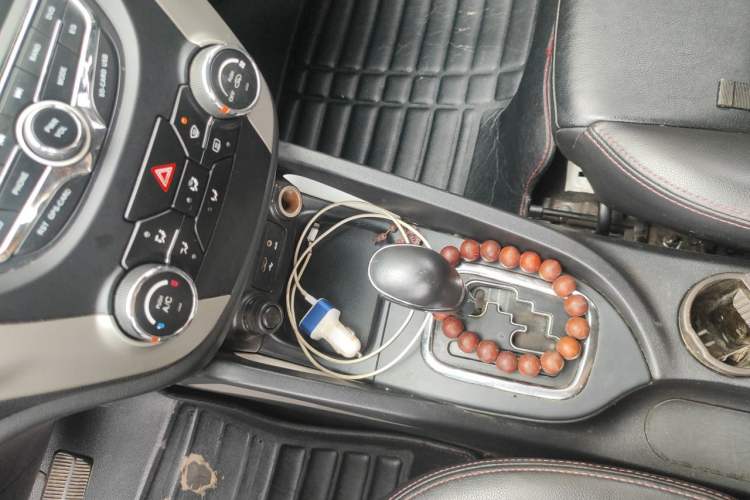 Used CHANGAN CS35 2014 1.6L Automatic Luxury Model China IV Standard Gear Lever