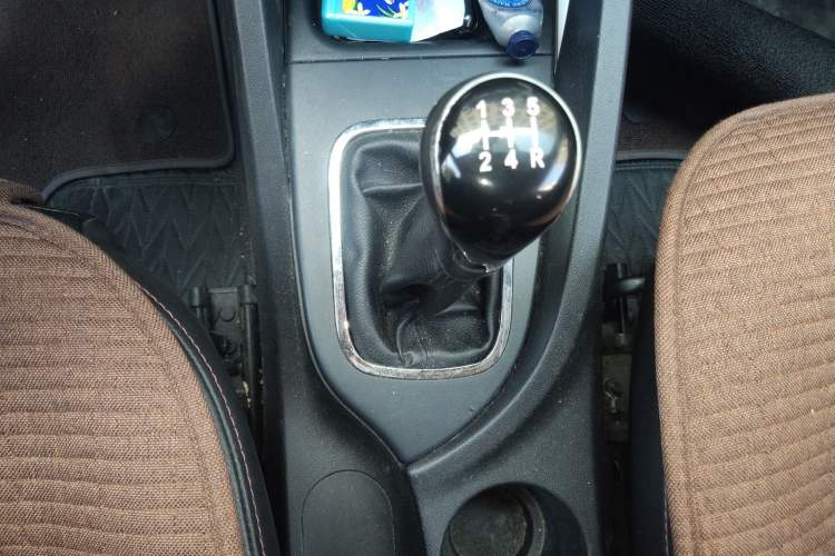 Used CHANGAN CS35 2014 1.6L Manual Luxury Model China IV Standard Gear Lever