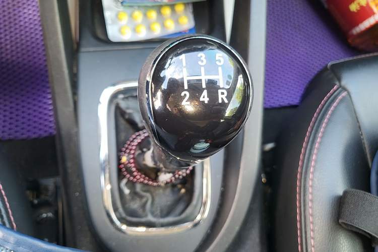 Used CHANGAN CS35 2014 1.6L Manual Luxury Navigation Model China IV Standard Gear Lever