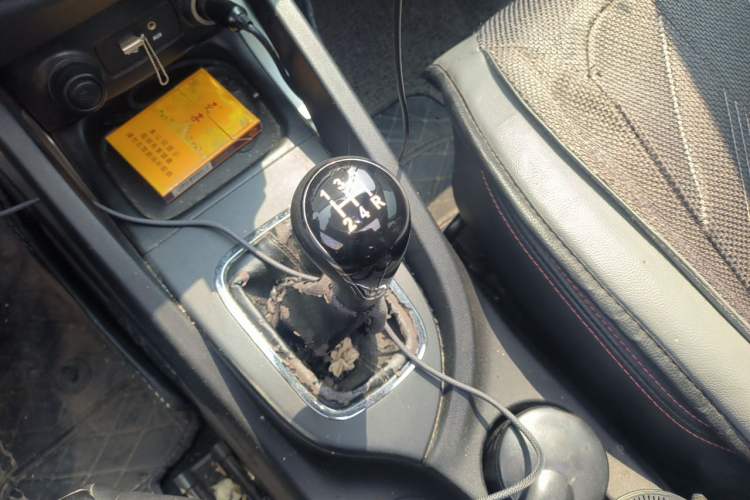 Used CHANGAN CS35 2014 1.6L Manual Luxury Model China V Standard Gear Lever