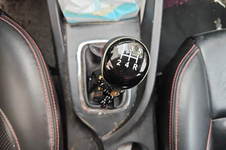 Used CHANGAN CS35 2014 1.6L Manual Luxury Model China IV Standard Gear Lever