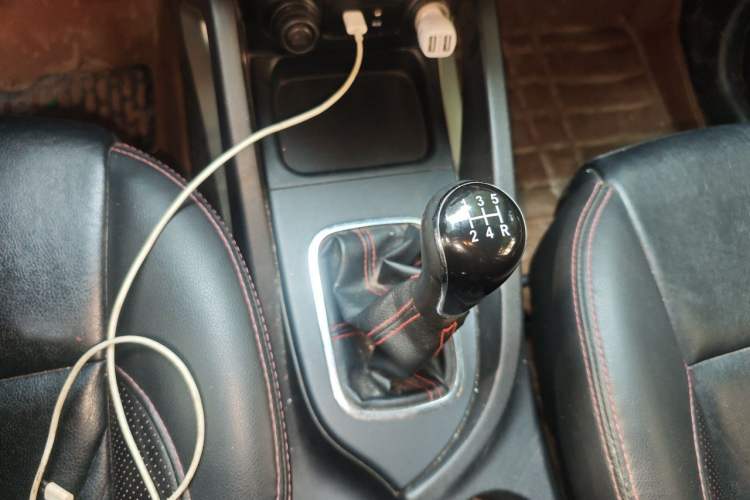 Used CHANGAN CS35 2014 1.6L Manual Luxury Model China IV Standard Gear Lever