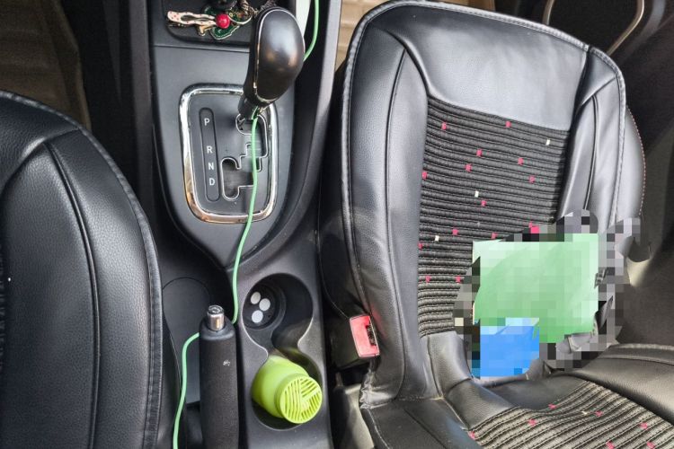 Used CHANGAN CS35 2014 1.6L Automatic Luxury Model China V Standard Gear Lever