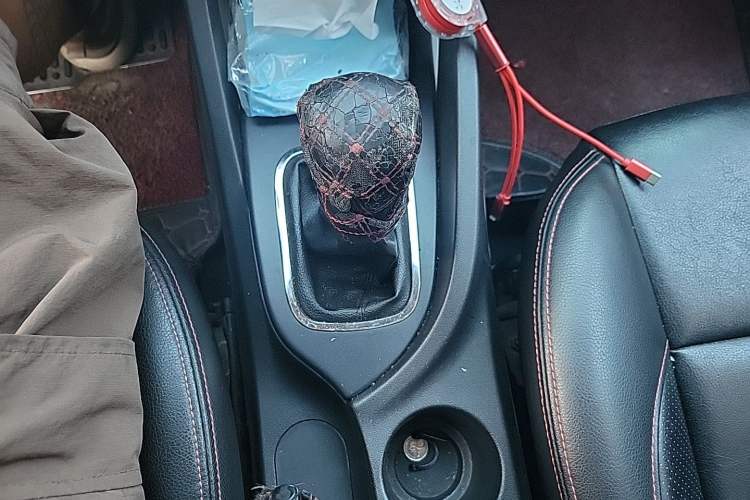 Used CHANGAN CS35 2014 1.6L Manual Luxury Model China IV Standard Gear Lever