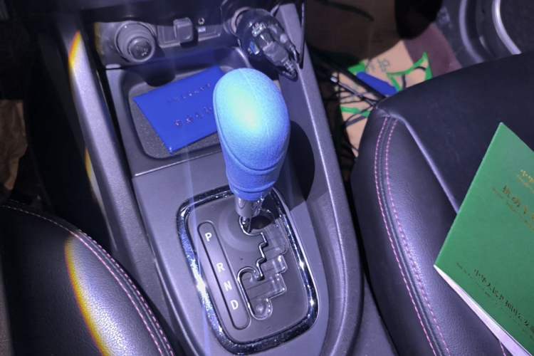 Used CHANGAN CS35 2014 1.6L Automatic Luxury Navigation Model China IV Standard Gear Lever