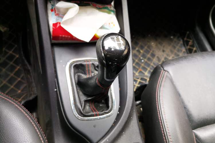 Used CHANGAN CS35 2014 1.6L Manual Luxury Model China IV Standard Gear Lever