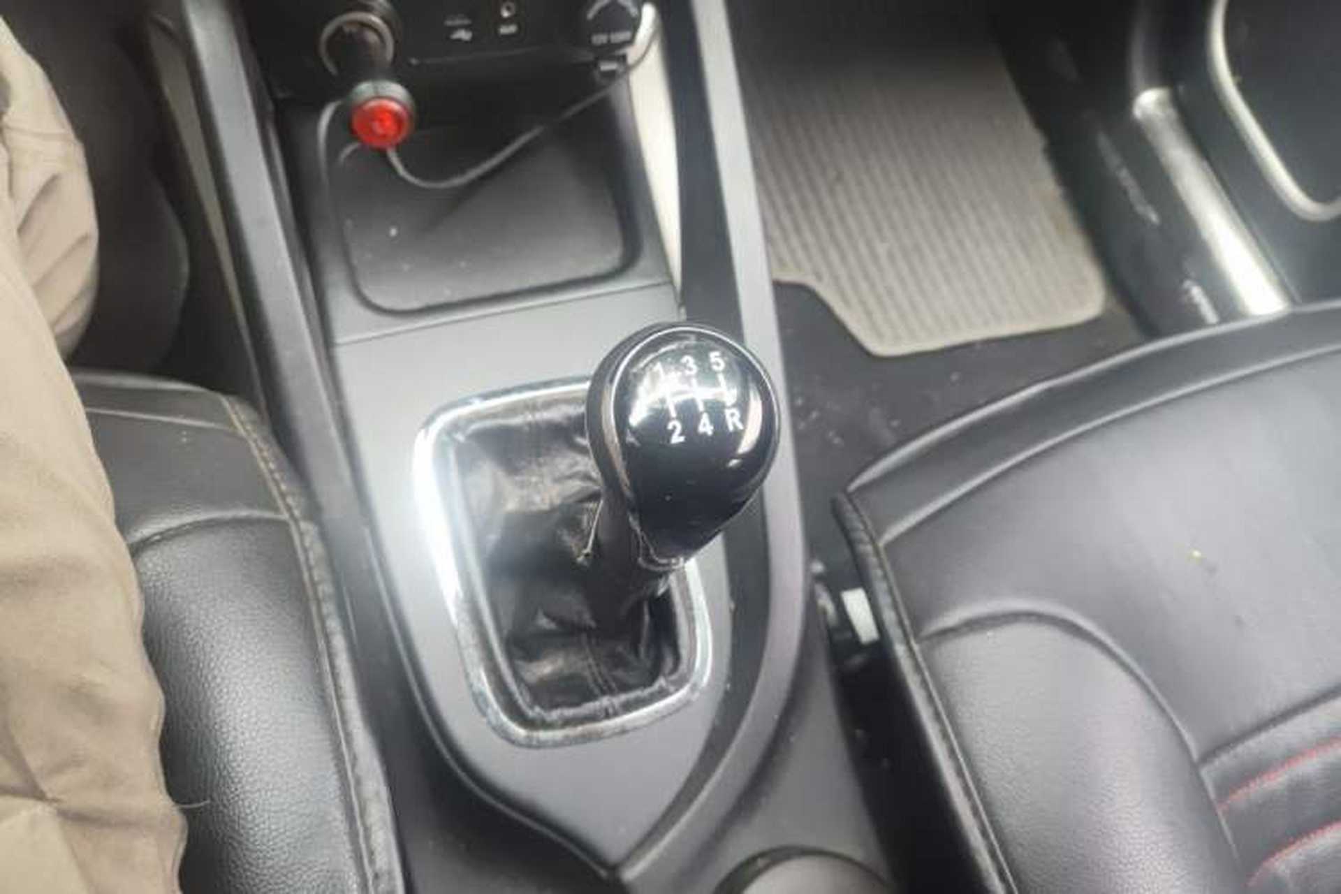 Used CHANGAN CS35 2014 1.6L Manual Luxury Model China IV Standard Gear Lever