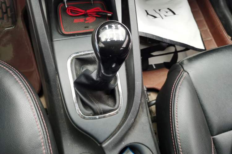Used CHANGAN CS35 2014 1.6L Manual Luxury Model China V Standard Gear Lever
